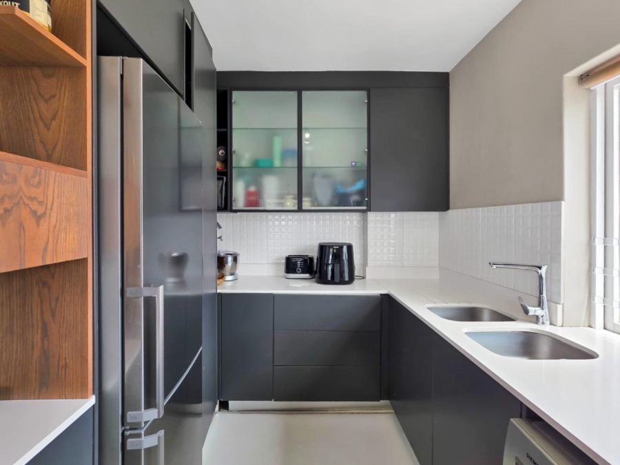 To Let 2 Bedroom Property for Rent in Green Point Western Cape